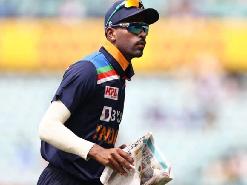 Hardik Pandya ने बताया, जब डेब्यू मैच के पहले ओवर में दे दिए थे 21 रन, धोनी का क्या था रिएक्शन Hardik Pandya told, when in debut match he has given 21 runs in the first over what was reaction of Dhoni Hardik Pandya ने बताया, जब डेब्यू मैच के पहले ओवर में दे दिए थे 21 रन, धोनी का क्या था रिएक्शन