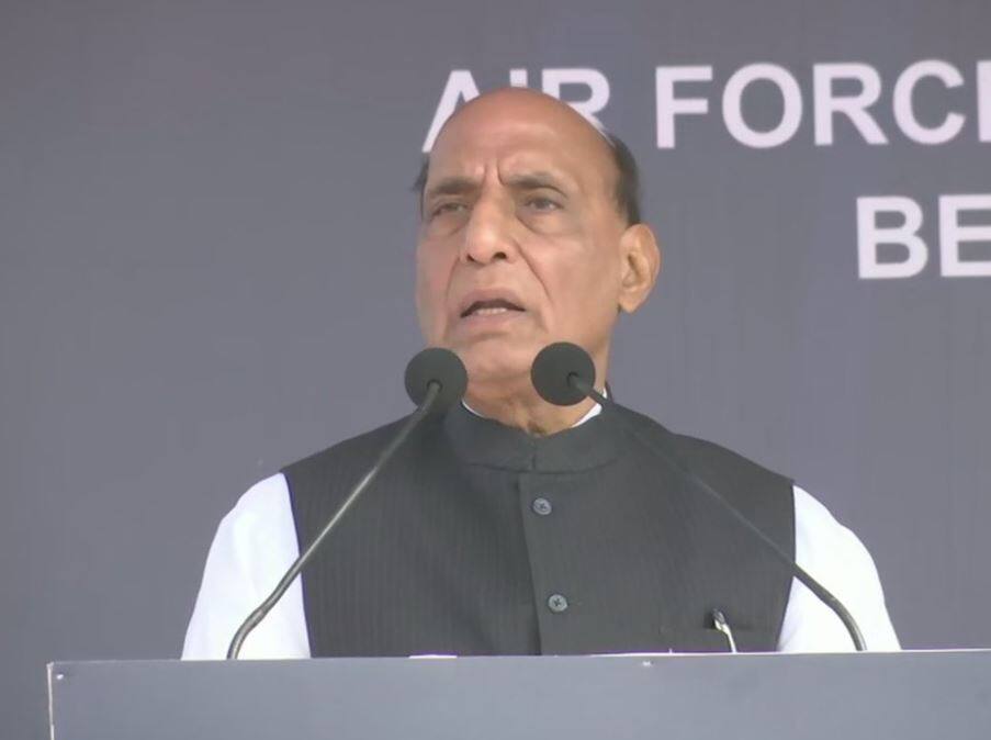 Aero India 2021: रक्षा मंत्री राजनाथ बोले- शो में दिखी भारत की ताकत, निवेश और आर्थिक विकास को मिलेगा बढ़ावा Aero India 2021: This show will boost investment and economic development says Rajnath Singh Aero India 2021: रक्षा मंत्री राजनाथ बोले- शो में दिखी भारत की ताकत, निवेश और आर्थिक विकास को मिलेगा बढ़ावा