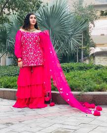 इंडियन से लेकर मॉर्डन तक, इन ड्रेसेज में कमाल की दिखती हैं Sapna Choudhary, हरियाणवी डांसर से ले सकते हैं स्टाइलिंग टिप्स