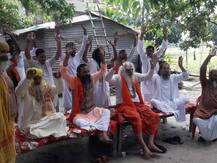 हरिद्वार कुंभ की अवधि छोटा करने पर भड़के साधु-संत, सरकार की मंशा पर उठाए सवाल