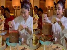 Shamita Shetty ने अपने जन्मदिन पर परिवार संग काटा Pull Me Up केक