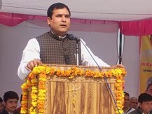 बीजेपी MLA के बिगड़े बोल, '2 हजार रुपये के लिए कहीं भी चले जाते हैं राकेश टिकैत, मुझसे बड़े किसान नहीं'