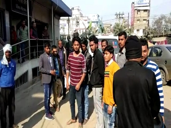 Bihar: bus collided with students going to take inter exam, 4 injured, 2 in critical condition ann इंटर की परीक्षा देने जा रही छात्राओं की गाड़ी में बस ने मारी टक्कर, 4 घायल, 2 की स्थिति नाजुक