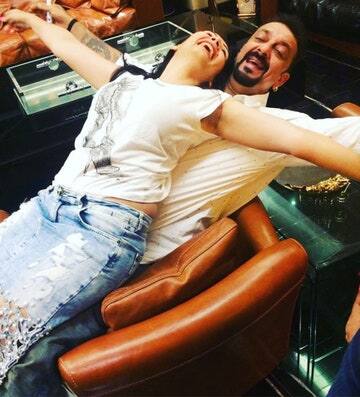 फिल्मों में मान्यता दत्त(Manyata Dutt) का करियर कुछ खास नहीं रहा. कुछ एक आइटम सॉन्ग करने के बाद मान्यता ने बी और सी ग्रेड फिल्मों में काम भी किया था. एक बार संजय दत्त ने मान्यता दत्त की ही फिल्म के राइट्स खरीदे थे और तभी उनकी पहली मुलाकात संजय दत्त से हुई थी.