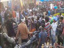 UP: महिला पर अभद्र टिप्पणी के बाद दो पक्षों में जमकर हुई मारपीट, सोशल मीडिया पर वायरल हुआ वीडियो