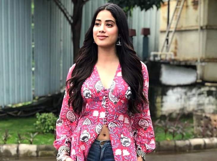 When Janhvi Kapoor took a flight to Las Vegas without telling boney kapoor किस्सा: जब Janhvi Kapoor ने पापा से फिल्म देखने का बहाना कर Las Vegas की पकड़ ली थी फ्लाइट