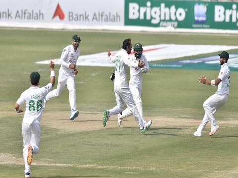 PAK vs SA 2nd Test: फहीम अशरफ और हसन अली ने पाकिस्तान को मज़बूत स्थिति में पहुंचाया, जानें कैसा रहा दूसरा दिन PAK vs SA 2nd Test: फहीम अशरफ और हसन अली ने पाकिस्तान को मज़बूत स्थिति में पहुंचाया, जानें कैसा रहा दूसरा दिन