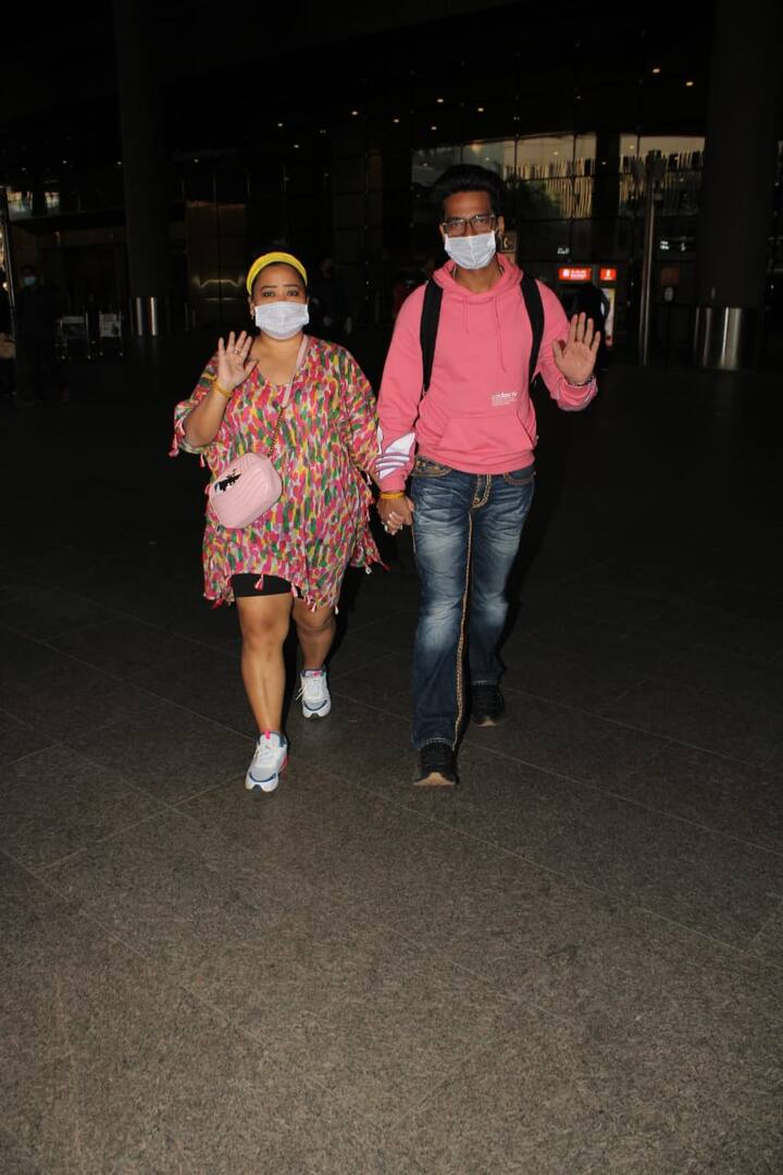 वहीं भारती के साथ हर्ष लिंबाचिया भी है जो पेशे से राइटर हैं लेकिन काफी समय से वो भी कॉमेडी करते नज़र आते हैं. 2017 में भारती और हर्ष ने गोवा में डेस्टिनेशन वेडिंग की थी. 