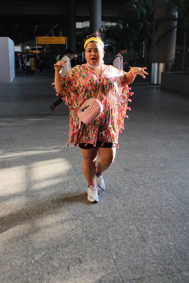 लल्ली के नाम से मशहूर भारती की नस नस में कॉमेडी है. स्टेज पर उनके केवल आने की देर होती है कि लोग ठहाके लगाने शुरु कर देते हैं. वो हर वक्त फनी मूड में नज़र आती हैं. 