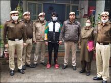 सोशल मीडिया पर स्कूली छात्रा को दोस्ती के जाल में फंसाया फिर ब्लैकमेल कर वसूल रहा था पैसे, पुलिस ने किया गिरफ्तार