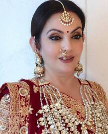 In Pics: तमाम बड़े गहनों से परे नीता अंबानी का फेवरेट गहना है उनकी नथ, देखिए उनका एक से एक नायाब हीरे की नथों का कलेक्शन