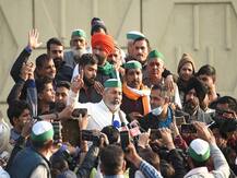 किसानों के समर्थन में 75 पूर्व नौकरशाहों का खुला पत्र, कहा- शुरू से टकराव भरा रहा सरकार का रवैया