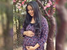 प्रेग्नेंट हैं सिंगर हर्षदीप कौर, बेबी बंप वाली तस्वीरें सोशल मीडिया पर वायरल, सेलेब्स और सिंगर्स ने दी बधाई