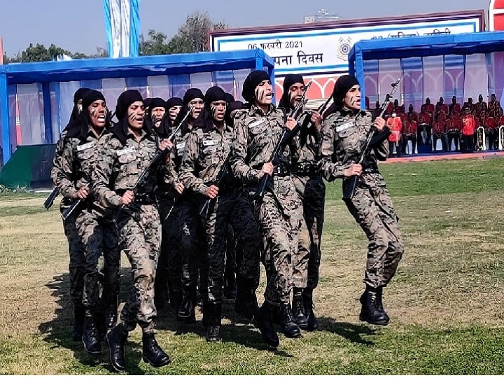 women seeking permanent commission in Army आखिर क्यों डर रहे हैं महिला अफसरों को बराबरी पर लाने से?