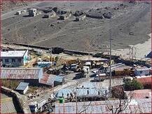 उत्तराखंड के चमोली में ग्लेशियर फटा, तस्वीरों में देखें तबाही का मंजर