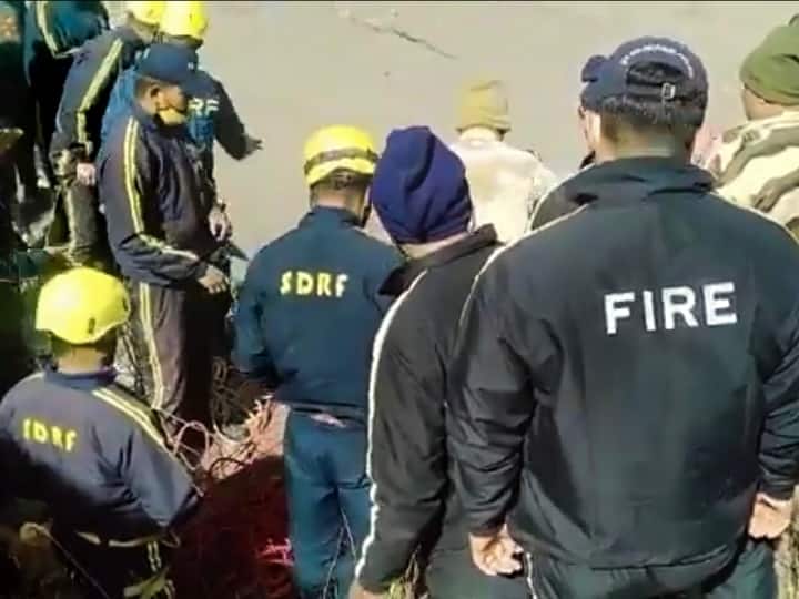 हादसे में अब तक 150 लोगों के गायब होने की सूचना है. 10 लोगों के मरने की पुष्टी हुई है.