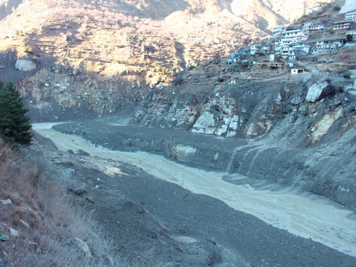 Uttarakhand Disaster: Estimated loss of nearly two thousand crores, considering evacuation of lake in Rishiganga Valley ANN Uttarakhand Disaster: करीब दो हजार करोड़ रुपए के नुकसान का अनुमान, ऋषिगंगा वैली में बनी झील को खाली कराने पर विचार