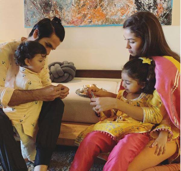 शाहिद कपूर और मीरा राजपूत के दो बच्चे हैं. एक बेटा एक बेटी. बेटे का नाम शाहिद ने जैन कपूर रखा तो बेटी का नाम मिशा रखा. मिशा बड़ी बहन है. वहीं, मिशा का नाम शाहिद और मीरा से मिलकर बना है.   