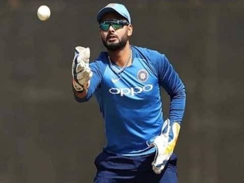 चमोली त्रासदी से बेहद दुखी हैं रिषभ पंत, बचाव कार्य में मदद के लिए आए आगे चमोली त्रासदी से बेहद दुखी हैं रिषभ पंत, बचाव कार्य में मदद के लिए आए आगे