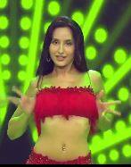 एक अवॉर्ड शो में भी पर्फोर्मेंस देते हुए उन्होंने लाल रंग की ड्रेस पहने का फैसला लिया. लाल रंग की इस ड्रेस में नोरा ने डांस कर लोगों को अपनी मूव्स का दीवाना बना दिया.