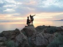 Propose Day 2021: आज इजहार-ए-मोहब्बत करना है तो इन खास आइडियाज से कर सकते हैं प्रपोज