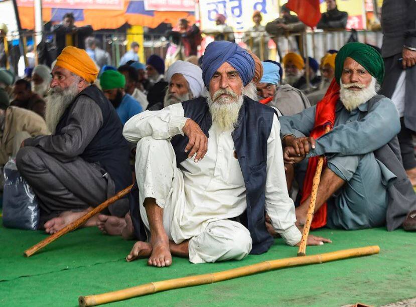 Farmer Protest: सरकार बदले रणनीति, राजनाथ पर लगाये दांव Farmer Protest Government needs to Change Strategy Farmer Protest: सरकार बदले रणनीति, राजनाथ पर लगाये दांव