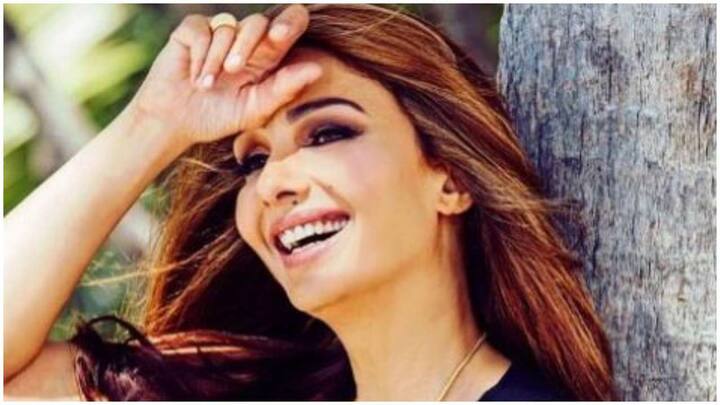 अब एक बार फिर सोमी सुर्खियों में छाई हुई है. हाल ही में दिए एक इंटरव्यू में सोमी ने अपनी जिंदगी और सलमान से जुड़े कई राजों का खुलासा किया है.