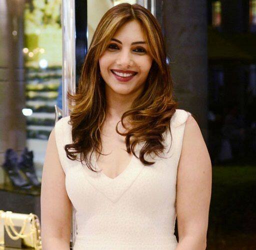 सोमी ने अपने वापस लौटने के बारे में बताया कि, जब मेरा रिलेशनशिप बहुत ज्यादा खराब हो चुका था. तब मैंने यहां से जाने का फैसला किया. और मैं सब छोड़कर वापस अमेरिका चली गई. वहां जाकर मैंने अपनी पढ़ाई पूरी की. और मनोविज्ञान में स्नातक की डिग्री हासिल की.फिर लोगों की मदद करनी शुरू की.