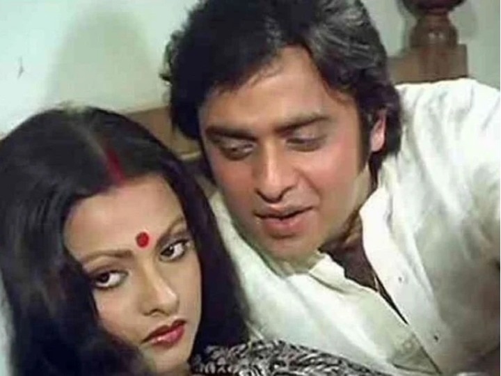 पिता Vinod Mehra के Rekha से रिलेशन पर क्या सोचती है बेटी, खुद किया था खुलासा