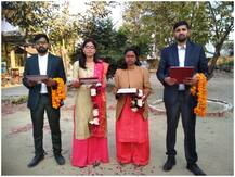 एक भी पैसा खर्च किए बिना दो युवा जोड़ों ने रचाई ऐसी शादी, जो अब बनी मिसाल