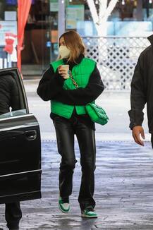 कई लाख है इस बैग की कीमत, दीपिका पादुकोण से करीना कपूर तक, इस बैग के दीवाने हैं बड़े सितारे