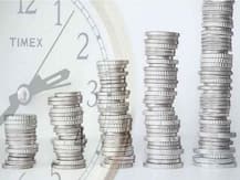 Life Insurance Policy Tips: लाइफ इंश्योरेंस खरीदते वक्त रखें इन बातों का ध्यान, भारी भरकम प्रीमियम से मिलेगा छुटकारा