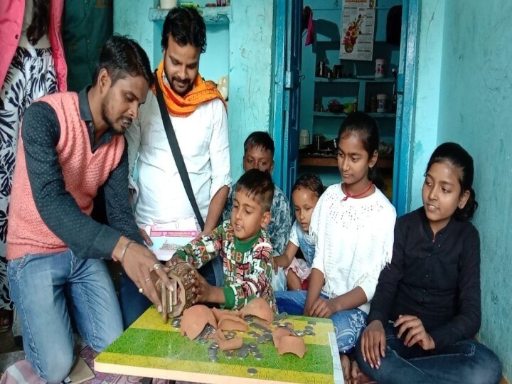 Bihar: Five children broke the piggy bank and gave donations for the construction of the Ram temple ann एक ही परिवार के पांच बच्चों ने गुल्लक तोड़कर राम मंदिर निर्माण के लिए दिया चंदा