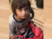 हाथों में बॉक्सिंग ग्लव्स पहने नज़र आए Abram Khan, Gauri khan ने शेयर की फोटो