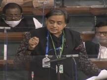 शशि थरूर का निशाना, कहा- पीएम मोदी ने बजट के जरिए 'ना जवान, ना किसान' का नारा दिया