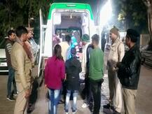 दर्द से कराह रही गर्भवती महिला के लिये नॉन स्टाप ट्रेन को रोका गया, इस तरह मिली एंबुलेंस