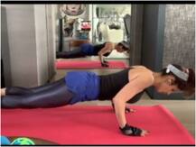 पुशअप्स करती दिखीं Sussanne Khan, देखकर बड़े-बड़े फिटनेस फ्रीक भी शरमा जाएंगे