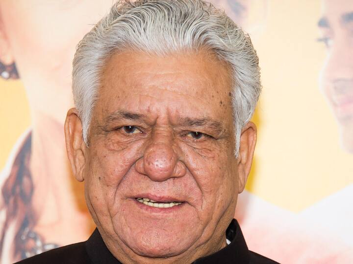 ओम पुरी: बॉलीवुड के बेहतरीन अभिनेताओं में शुमार किए जाने वाले ओम पुरी की मौत जनवरी, 2017 में हुई थी. उन्हें कार्डियक अरेस्ट से जान गंवानी पड़ी थी. मौत से कुछ दिन पहले उन्होंने सलमान खान की फिल्म ट्यूबलाइट की शूटिंग पूरी कर ली थी जो कि उनकी अंतिम फिल्म साबित हुई. यह फिल्म जून,2017 को रिलीज हुई थी.
