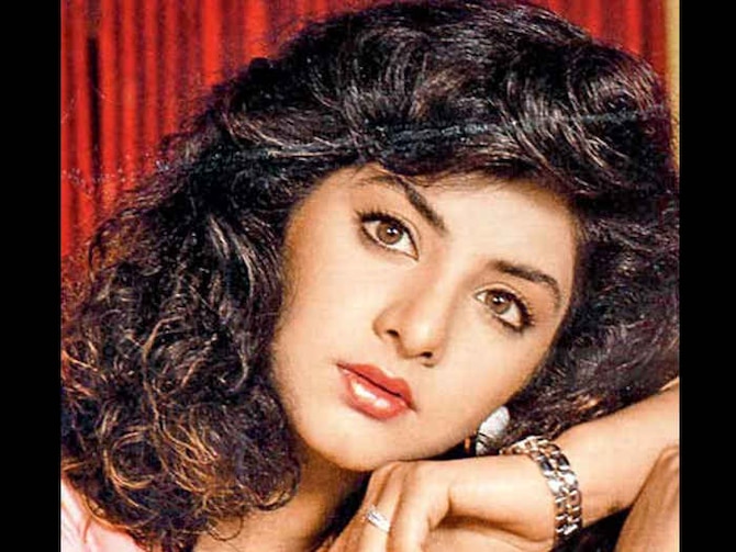 670px x 503px - Divya Bharti Had One Year Career And 13 Hit Films In Bollywood Still She  Was A Superstar, Know Here About Her Career | à¤¬à¥‰à¤²à¥€à¤µà¥à¤¡ à¤®à¥‡à¤‚ à¤®à¤¹à¤œà¤¼ 1 à¤¸à¤¾à¤² à¤•à¤¾  à¤•à¤°à¤¿à¤¯à¤° à¤”à¤° 13