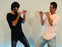 बाप-बेटे ने 'आइला रे' गाने पर किया मजेदार डांस, Jaaved Jaaferi-Meezaan Jaaferi ने यूट्यूब पर शेयर की Video