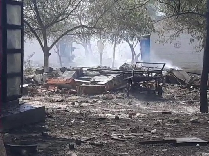 Fire breaks out at Virudhunagar in Tamil Nadu तमिलनाडु की पटाखा फैक्ट्री में धमाके से 11 की मौत, पीएम-सीएम ने किया मुआवजे का एलान