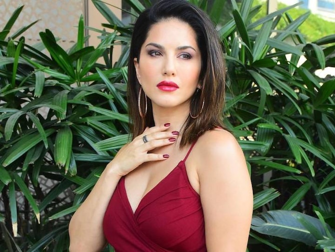 670px x 503px - Sunny Leone Shares Promo Of Spiltsvilla X3 | 'Spiltsvilla X3' à¤•à¥‡ à¤Ÿà¥€à¤œà¤¼à¤° à¤®à¥‡à¤‚  à¤¦à¤¿à¤–à¤¾ Sunny Leone à¤•à¤¾ à¤¦à¤¿à¤²à¤•à¤¶ à¤…à¤‚à¤¦à¤¾à¤œà¤¼, à¤…à¤¦à¤¾à¤à¤‚ à¤¦à¥‡à¤– à¤¦à¥€à¤µà¤¾à¤¨à¥‡ à¤¹à¥à¤ à¤«à¥ˆà¤¨à¥à¤¸
