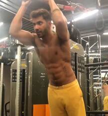 कैटरीना कैफ, टाइगर श्रॉफ जैसे बड़े सितारों के साथ करना है वर्कआउट, तो मुंबई के इन Gym में जा सकते हैं