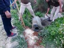 बलिया: अवैध शराब के कारोबार के खिलाफ पुलिस की कार्रवाई, छापेमारी में 200 लीटर लहन बरामद