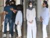 बेटे Ranbir Kapoor संग कपूर परिवार के पुश्तैनी बंगले पर दिखीं Neetu Kapoor, करिश्मा, अर्जुन और आलिया भी आए नज़र