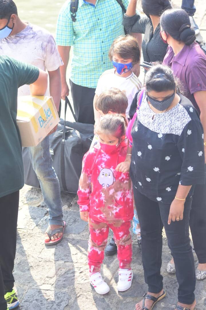 इस दौरान सभी बच्चे पिकनिक के मूड में नज़र आए और काफी कूल आउटफिट में भी. सभी काफी खुश भी नजर आ रहे थे.