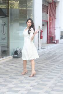 साढ़े 3 लाख का हैंड बैग और 50 हज़ार की बेली पहन जब निकलीं Nora Fatehi, लूट लिए न जाने कितनों के दिल