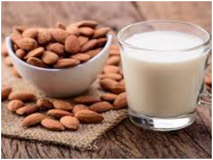 Why soaked and peeled almonds are better than the raw ones, what does nutritionist say about it Health tips: भीगा और छीला हुआ बादाम कच्चे बादाम से क्यों बेहतर है? जानिए न्यूट्रिशनिस्ट की राय