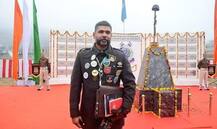 पुलवामा हमले में शहीद 40 जवानों के घर से मिट्टी इकट्ठा कर स्मारक बनवाएंगे उमेश जाधव, तय कर चुके हैं हजारों किलोमीटर