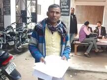 पीलीभीत: सरकारी कागजों में 8 सालों से 'मृत' है राम भरोसेलाल, अपनों ने ही हड़प ली थी जमीन